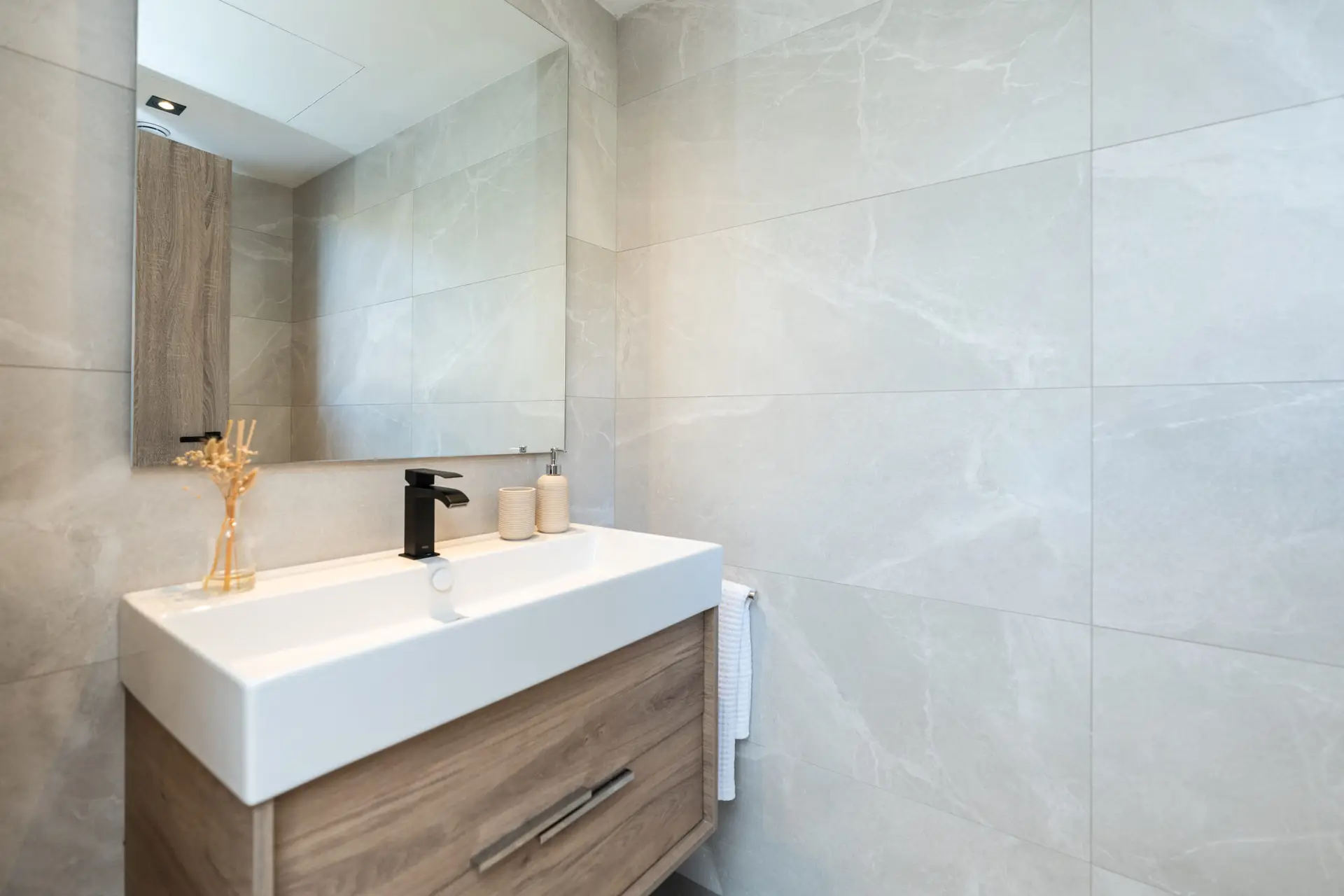 B9.1_The Meadows-townhouses-La Cala Golf-bathroom 2_Jul 25